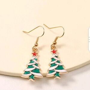 ✨3 FOR $28✨🆕🎄CHRISTMAS TREE EARRINGS🎄